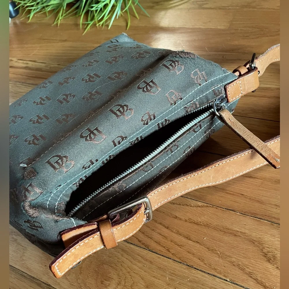 Dooney & Bourke Vtg Mini Bag w/ leather strap - Picture 7 of 10
